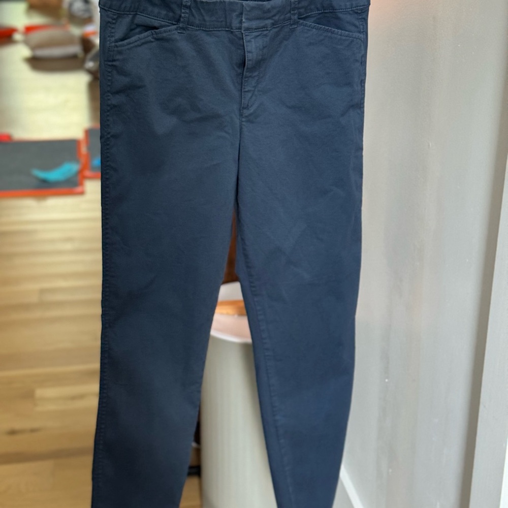 Women’s Old Navy Pixie Pants- Navy- Size 8 Tall